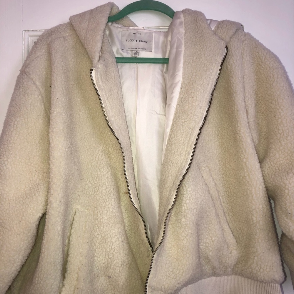 🌟White LUCKY BRAND Fluffy Jacket🌟
